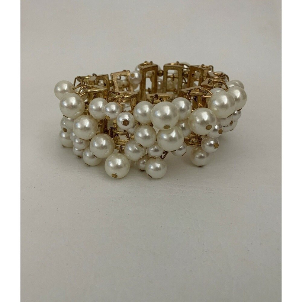 Faux Pearl Gold-tone Stretch Bracelet‎ NWOT